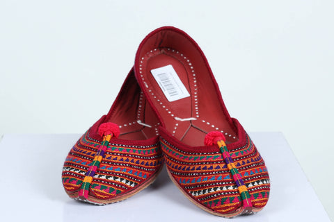 Women's Handmade Thari Khussa Multicolored