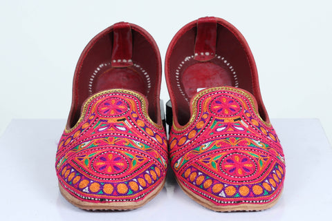 Handcrafted Embroidered Traditional Khussa