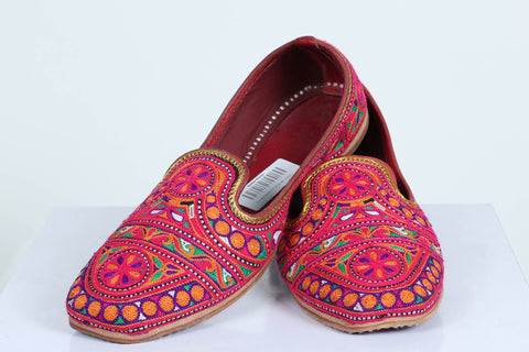 Handcrafted Embroidered Traditional Khussa